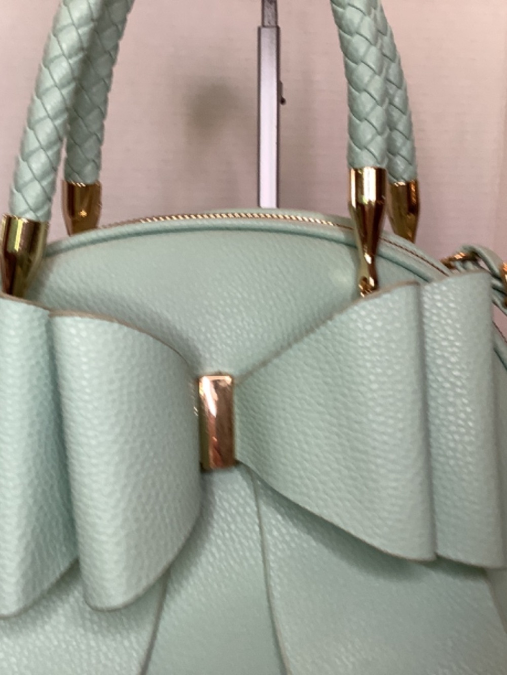 EUC Grossi Green Bow hand crossbody bag - Picture 3 of 14